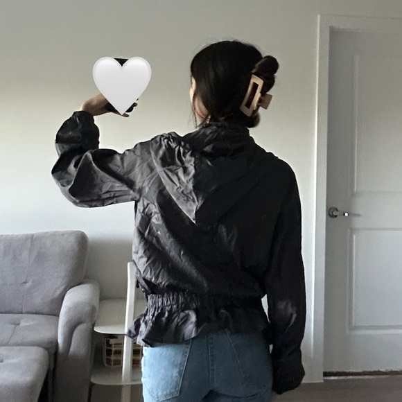 LIKE NEW! FREE PEOPLE! DARK GRAY LIGHT WINDBREAKER ZIP UP JACKET! - Picture 3 of 6